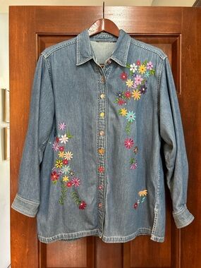 Silver Threads Vintage Floral Embroidered Denim Button Front Shirt Size XL?